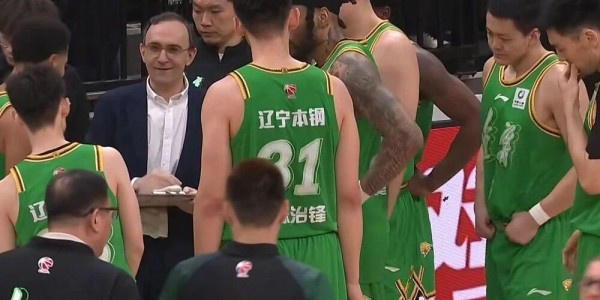 蜘蛛直播-上海洛夫顿怀特塞德受伤，辽宁锁定季后赛，山东于德豪赛季报销