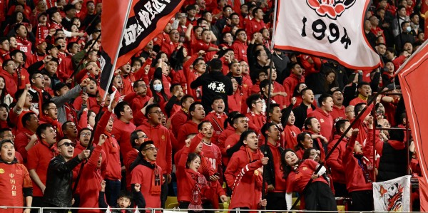 蜘蛛直播登录入口-成都蓉城1比0力克海牛，拿下两连胜！罗慕洛角球直接破门技惊四座
