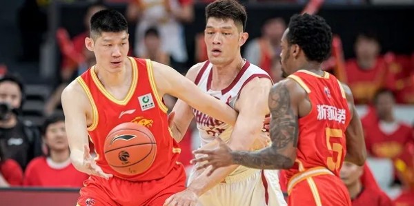 蜘蛛直播-北青：比赛开始，孙铭徽攻防两端就带队打出小高潮强势反超